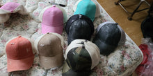 將圖片載入圖庫檢視器 Ponytail ballcaps!